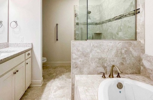 Sunset Pass House | 4 Bedroom Townhome 416741 by Houzlet