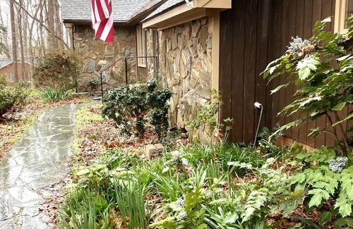 Raleigh House | 4-bedroom vacation home 17 minutes from North Carolina State University