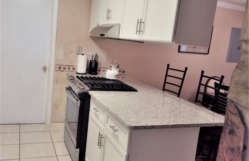 Sky Lake House | 4-bedroom vacation home just 3 minutes to Florida Mall