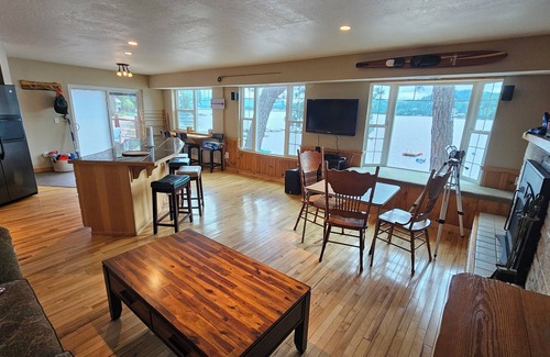 Newman Lake House | 4-bedroom waterfront house in lovely Newman Lake with AC, WiFi. Family friendly.