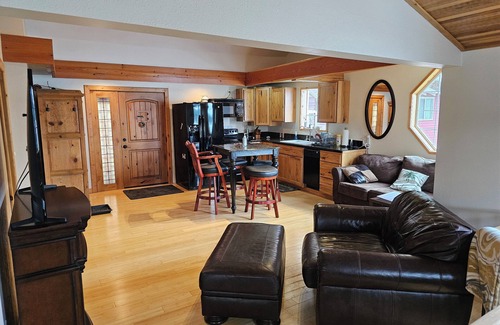 Newman Lake House | 4-bedroom waterfront house in lovely Newman Lake with AC, WiFi. Family friendly.