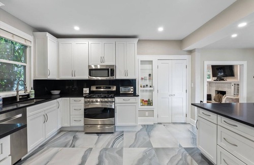 Historic Old Northeast House | 4 BEDROOM WITH POOL IN OLD NE! STEPS TO WATERFRONT AND DOWNTOWN ST. PETE.