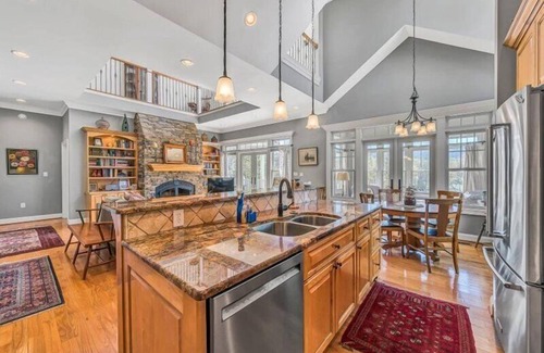 Huddleston House | 4 Bedrooms, 1 Flex Room, 4 Bathrooms! Showplace Home w/Great Dock! Wifi! Game Room! Come Visit "Dr