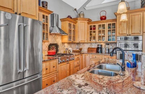 Huddleston House | 4 Bedrooms, 1 Flex Room, 4 Bathrooms! Showplace Home w/Great Dock! Wifi! Game Room! Come Visit "Dr