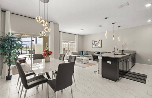 Kissimmee House | 4 Bedrooms/3 Bathrooms/Storey Lake (4792CT)