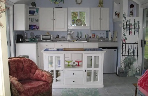 North Carver House | 4 Bedrooms, 7 Beds, 3 Baths