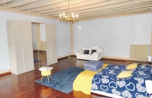 Centro Storico Nord Apartment | 4 bedrooms apartement with jacuzzi furnished terrace and wifi at Brescia