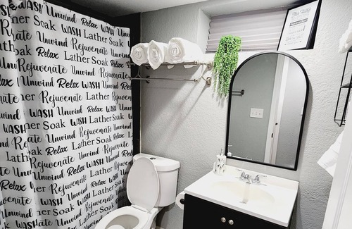 Dupont House | 4 bedrooms near DIA
