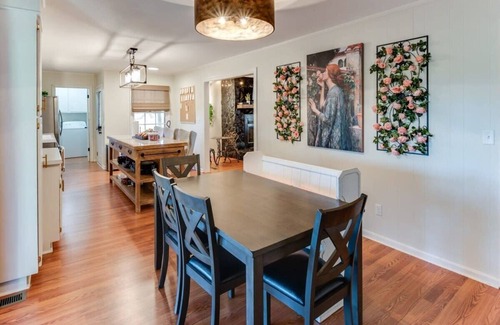 Northport House | 4 Bedrooms! Ping Pong, Basket Ball, Games, Large Covered Deck, Crimson House
