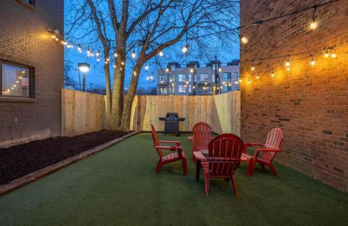 Hillsboro Village Apartment | 4 Beds 3 Bedroom Updated Condo w Desks Patio and Parking