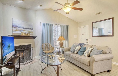 North Charleston House | 4 Beds, Central to Everything, Min from Interstate
