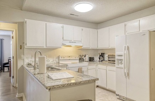 North Charleston House | 4 Beds, Central to Everything, Min from Interstate