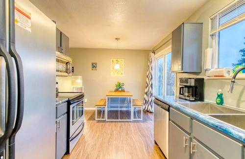 Aurora Highlands House | 4 beds w/King close to Buckley
