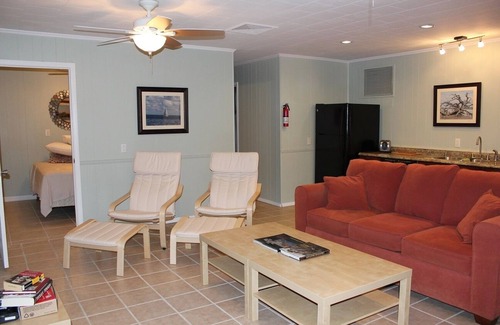 St. Marys Cottage | 4 Blocks From Waterfront & Downtown Dining - Pet/Pup Friendly + 2 Adult Bikes