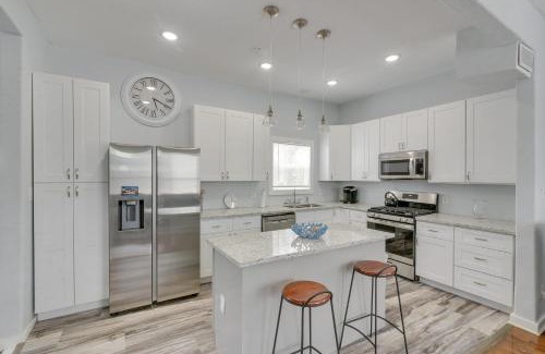 San Jacinto House | 4 Blocks to Beach Home with Patio in Galveston!