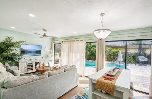 West Bradenton House | 4 Br Bradenton Home Private Pool Outdoor Bar WD