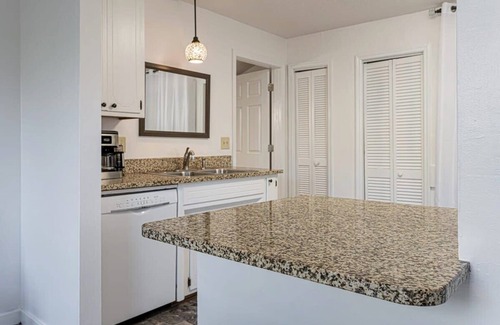 Royal Pines House | 4 BR Family Retreat Close to Biltmore & DT
