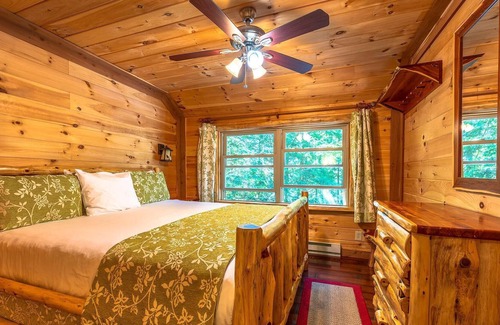 Long Lake Cottage | 4 BR Perfect for Families or Couples Traveling Together! Cedar Furniture & Trim
