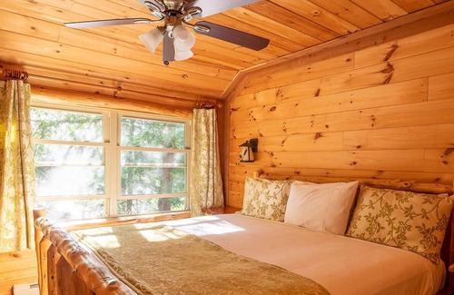 Long Lake Cottage | 4 BR Perfect for Families or Couples Traveling Together! Cedar Furniture & Trim