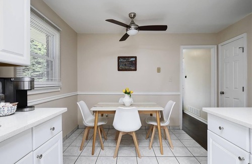 Kennesaw House | 4 BR Relaxing Big Family House l 8 guest l Quiet neighborhood