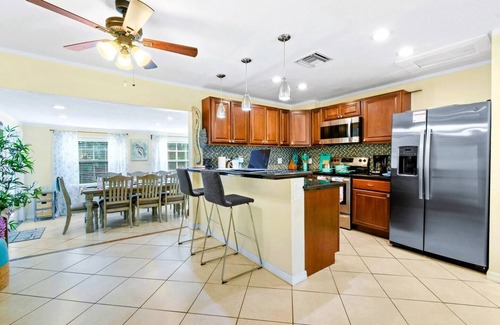 Palm Beach Gardens House | 4 BR | SLEEP 10 | PRIVATE GUEST SUITE | HEATED POOL | NEAR BEACHES, WATERPARK & PGA