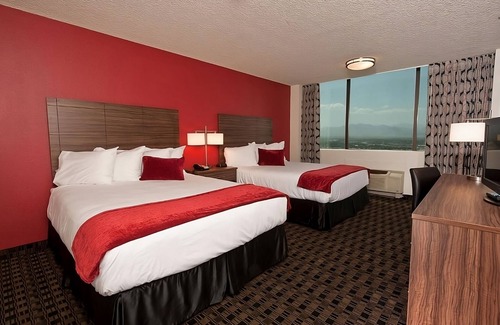 Downtown Las Vegas Hotel | 4 Deluxe Two Queen Rooms at The D Las Vegas