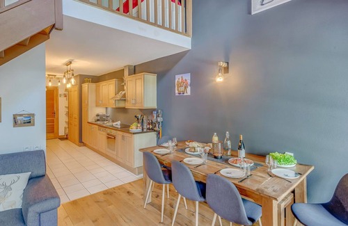 Les Brevieres Ski Chalet | 4* Duplex chalet for 8 in Tignes, balconies and PARKING