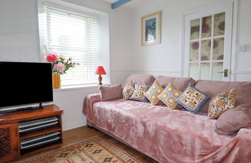 St. Dennis Cottage | 4 GREENBANK TERRACE, pet friendly, with open fire in St Dennis