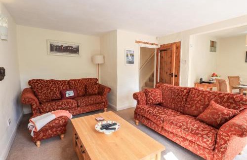 Burton House | 4 Greencross Cottages