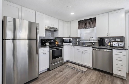 Ship Bottom Apartment | 4 Houses to the beach - Updated Duplex -