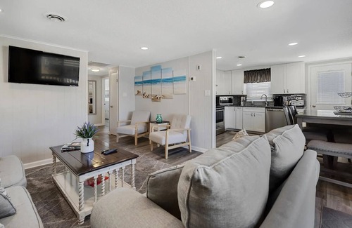 Ship Bottom Apartment | 4 Houses to the beach - Updated Duplex -