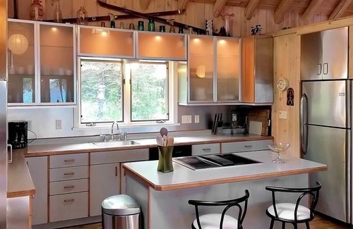 La Pointe Ski Chalet | 4 Island View.n