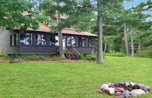 La Pointe Ski Chalet | 4 Island View.n