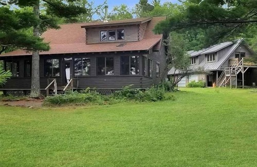 La Pointe Ski Chalet | 4 Island View.n