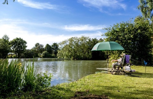 Saxmundham Cottage | 4 Lakeside (6) - sleeps 6 guests in 3 bedrooms