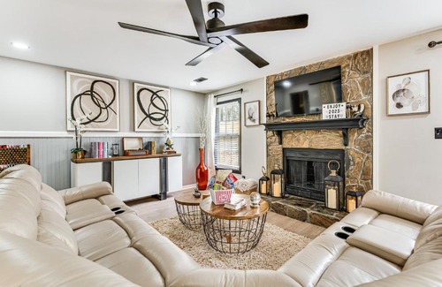 Church Street House | 4 Mi to Airport Atlanta Home with Deck and Hot Tub