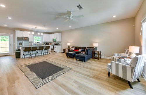 Auburn - Opelika House | 4 Mi to Auburn University Townhome with Fenced Yard