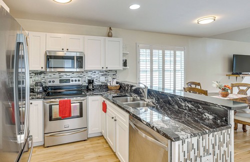 Saint Simons Island House | 4 Mi to Beaches: St Simons Island Escape w/Patio!