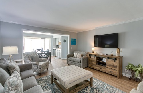 St. Simons Island Condo | 4 Mi to Beach: St Simons Island Golf Course Condo