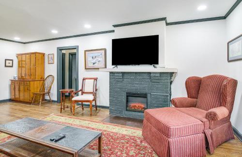 Vollintine-Evergreen House | 4 Mi to Beale Street and FedExForum Home with Yard!
