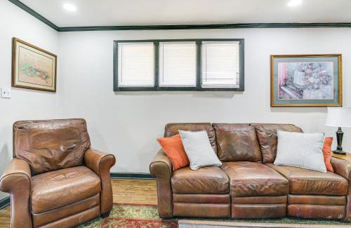 Vollintine-Evergreen House | 4 Mi to Beale Street and FedExForum Home with Yard!