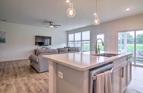 Millville House | 4 Mi to Bethany Beach: Townhome w/Screened Porch