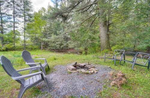Blakeslee House | 4 Mi to Big Boulder Lake Poconos Cabin Escape!
