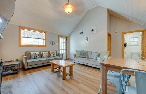 Blakeslee House | 4 Mi to Big Boulder Lake Poconos Cabin Escape!