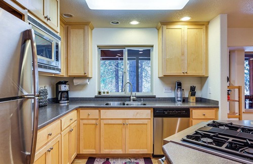 Dorrington Cabin | 4 Mi to Big Trees: Spacious Vacation Rental Cabin!