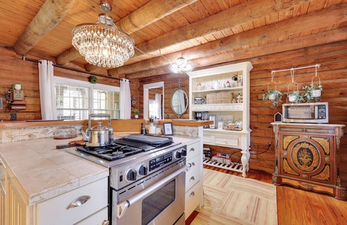 Ponte Vedra Cabin | < 4 Mi to Boat Ramp & Mickler Beach: Unique Cabin