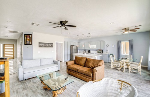 Sunridge Estates House | 4 Mi to Casinos: Mtn-View Home in Bullhead City!