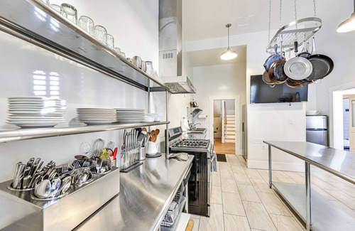 Swiss Manor House | 4 Mi to Downtown Flagstaff: Getaway w/Views