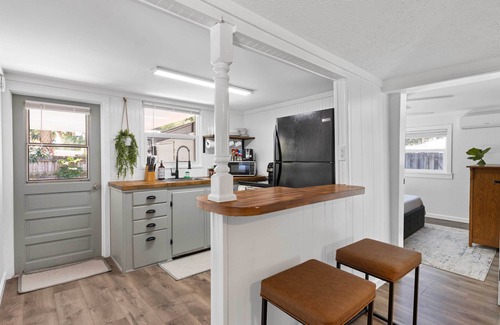 Rio Cottage | 4 Mi to Dtwn: Jensen Beach Cottage