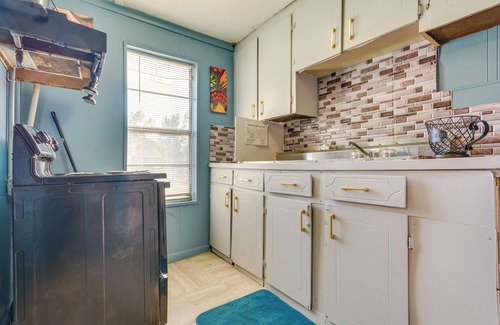 North Little Rock Apartment | 4 Mi to Dtwn Little Rock: Studio w/Porch